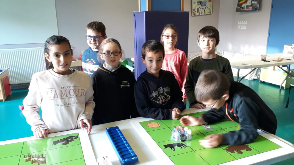 Les élèves de l'école Léon Dalle apprennent le codage.