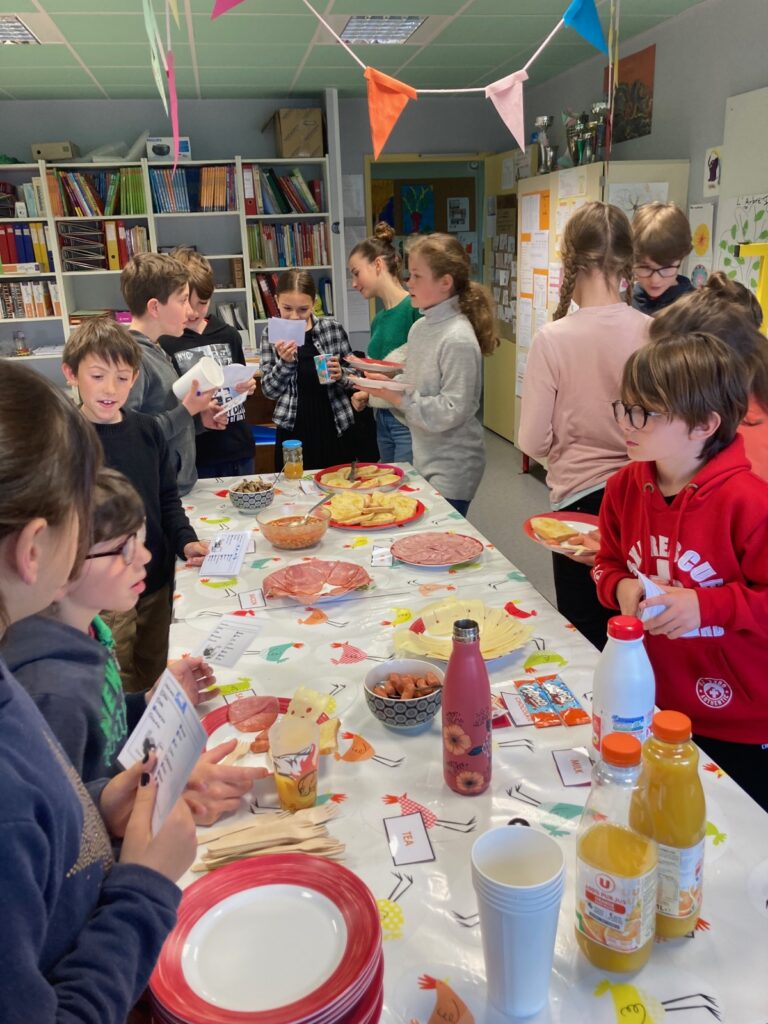 Atelier petit-déjeuner anglais à l'école publique d'Aumont-Aubrac 2.