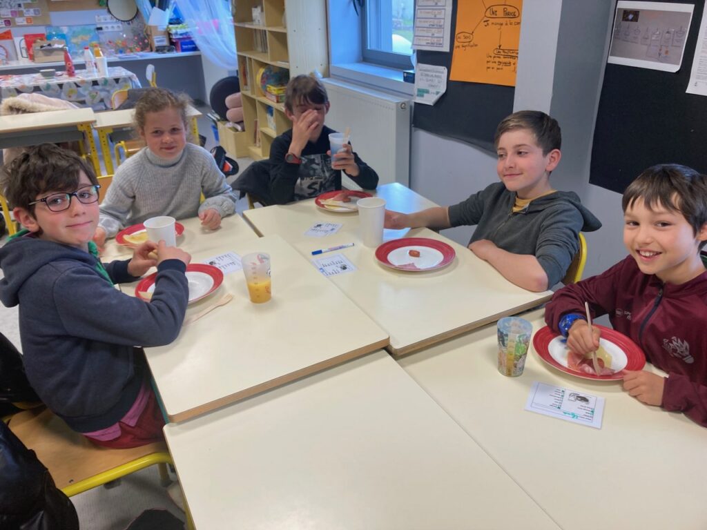 Atelier petit-déjeuner anglais à l'école publique d'Aumont-Aubrac 4.