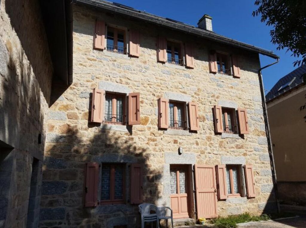 Location logement au Fau de Peyre - Commune de Peyre en Aubrac en Lozère