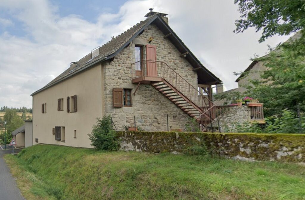 Logement communal à louer à Sainte Colombe de Peyre - Commune de Peyre en Aubrac en Lozère
