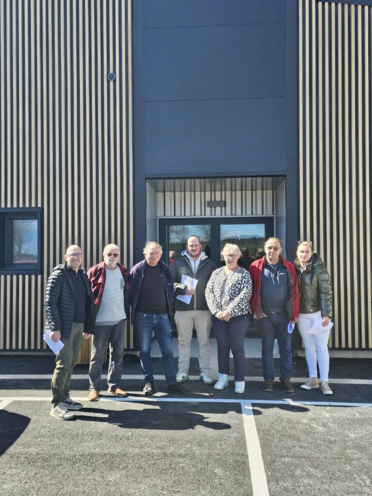 Remise des clés des nouvelles salles aux associations - Commune de Peyre en Aubrac en Lozère