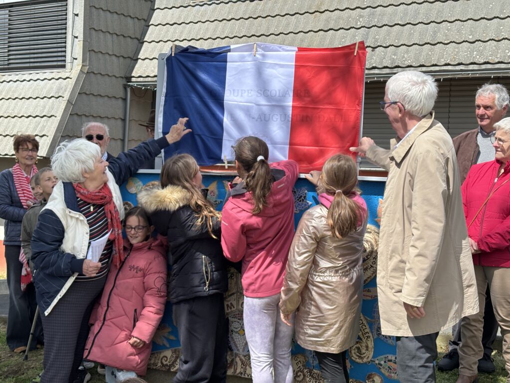 L'école publique d'Aumont-Aubrac renommée Noémie et Jean-Augustin Dalle le 12/05/2026 - Commune de Peyre en Aubrac en Lozère