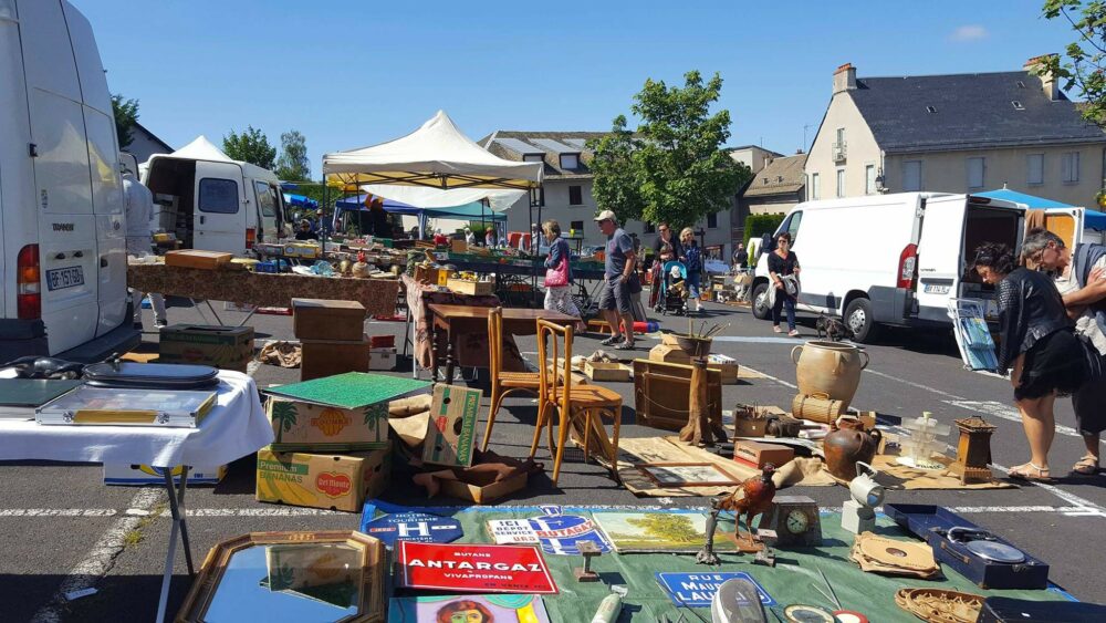 Image 0 : FOIRE À LA BROCANTE D'AUMONT-AUBRAC / 36ÈME ÉDITION